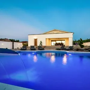Mary With Pool And Sauna, Near The Town Nin Villa